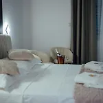 Seaphoria Luxury Modern * 特罗吉尔