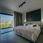 Seaphoria Luxury Modern