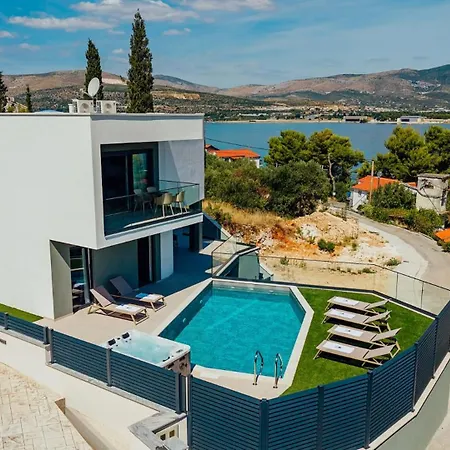 Seaphoria Luxury Modern Трогир