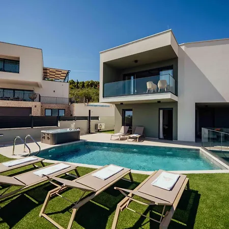 Seaphoria Luxury Modern Трогир