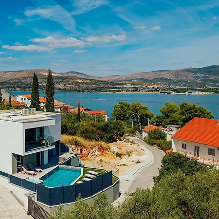 Вилла Seaphoria Luxury Modern Трогир