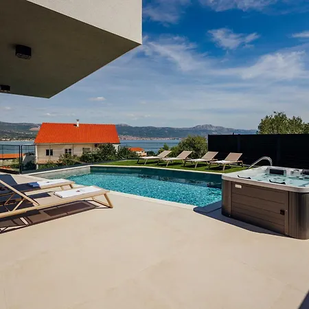 Вилла Seaphoria Luxury Modern